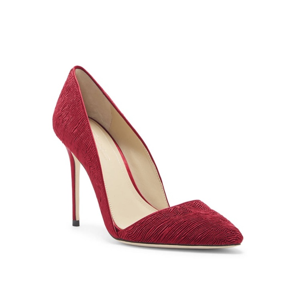 BRAND NEW OSSIE PUMP IMAGINE VINCE CAMUTO